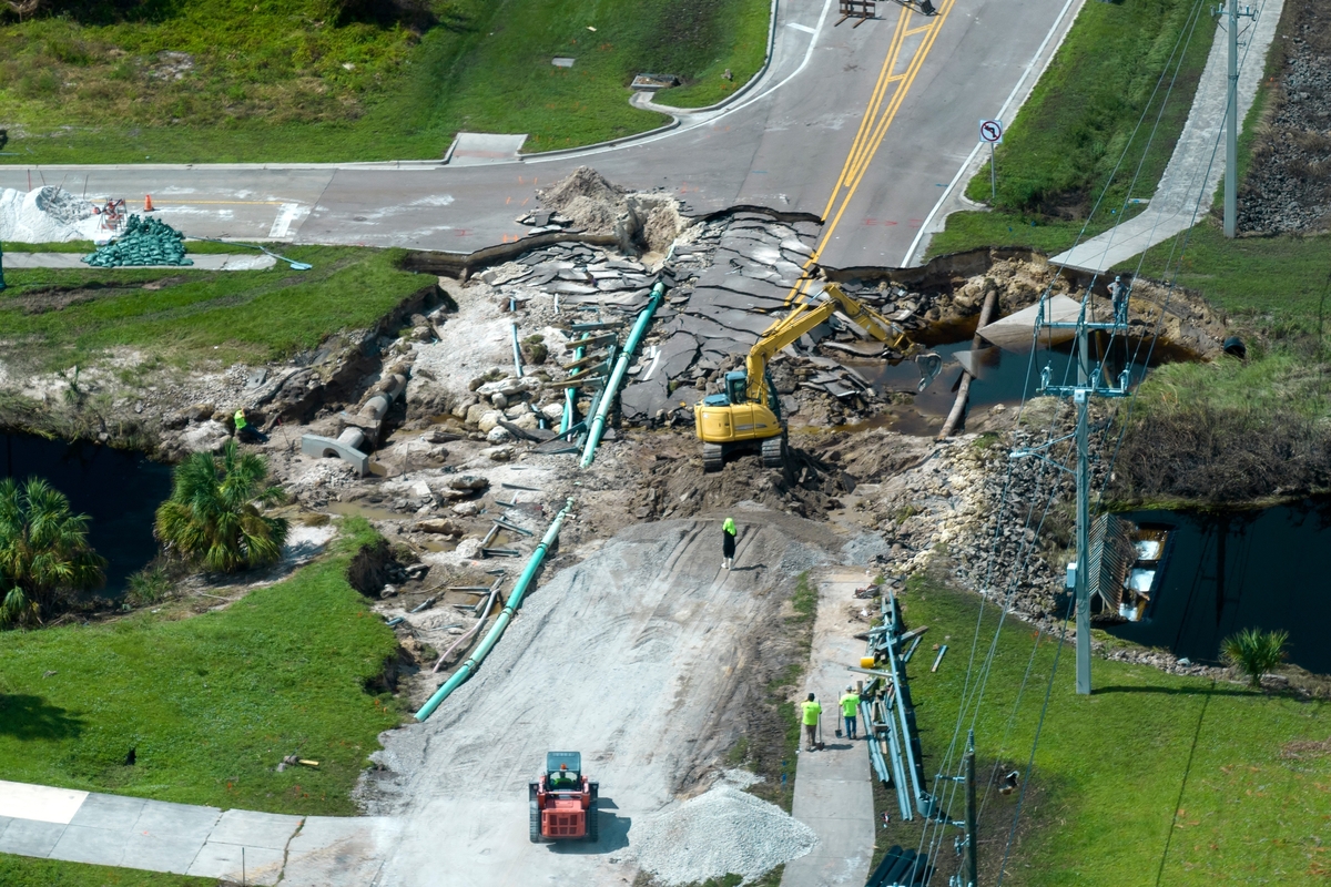 Construction,Equipment,At,Roadworks,Site.,Reconstruction,Of,Damaged,Road,Bridge