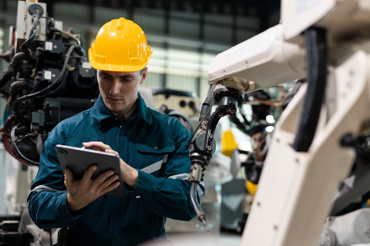 Robotic,Engineer,Automatic,Mechanic,Checking,Quality,System,Of,Automation,Robot