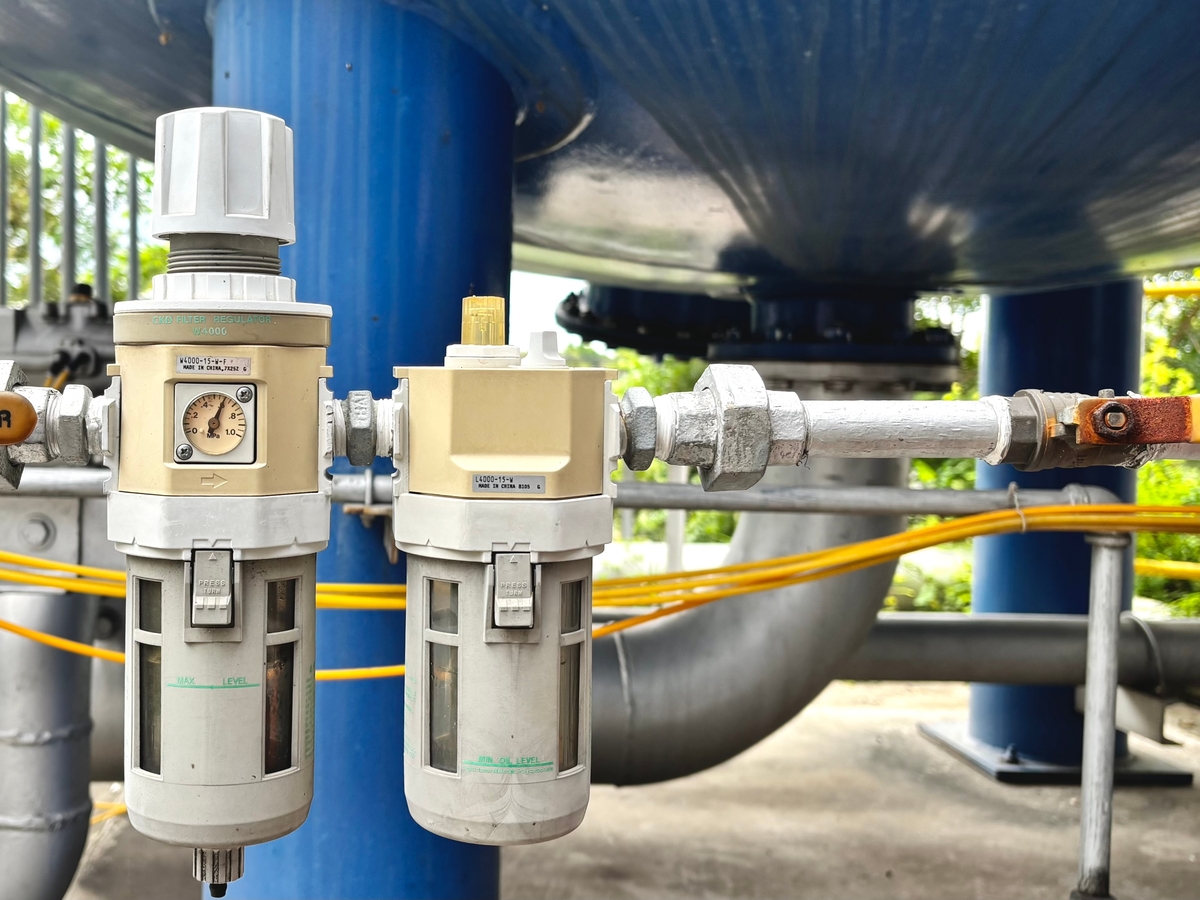 Compressed air regulator